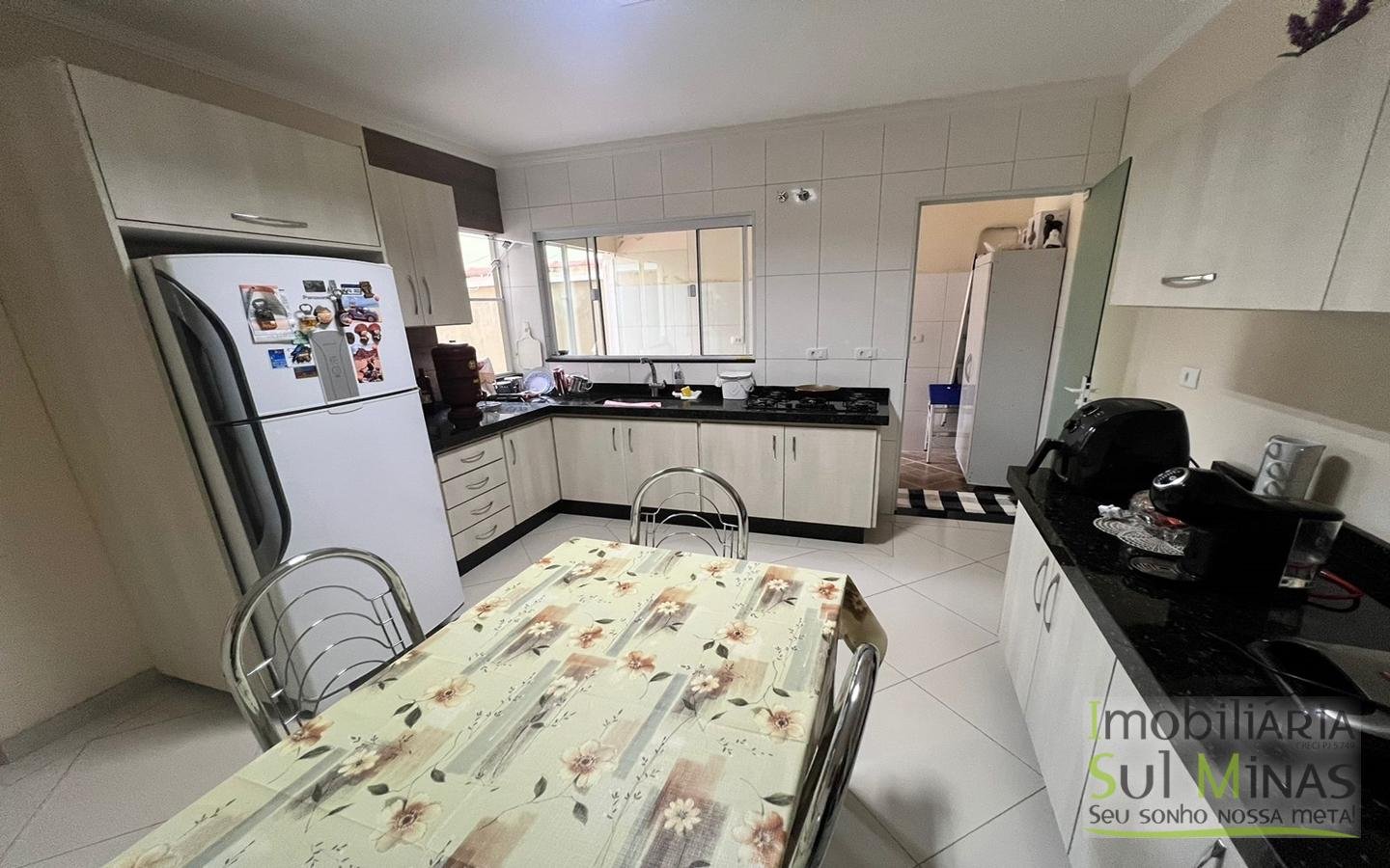 Casa com Ótimo Padrão a Venda em Cambuí MG Cód. 1851 (6)