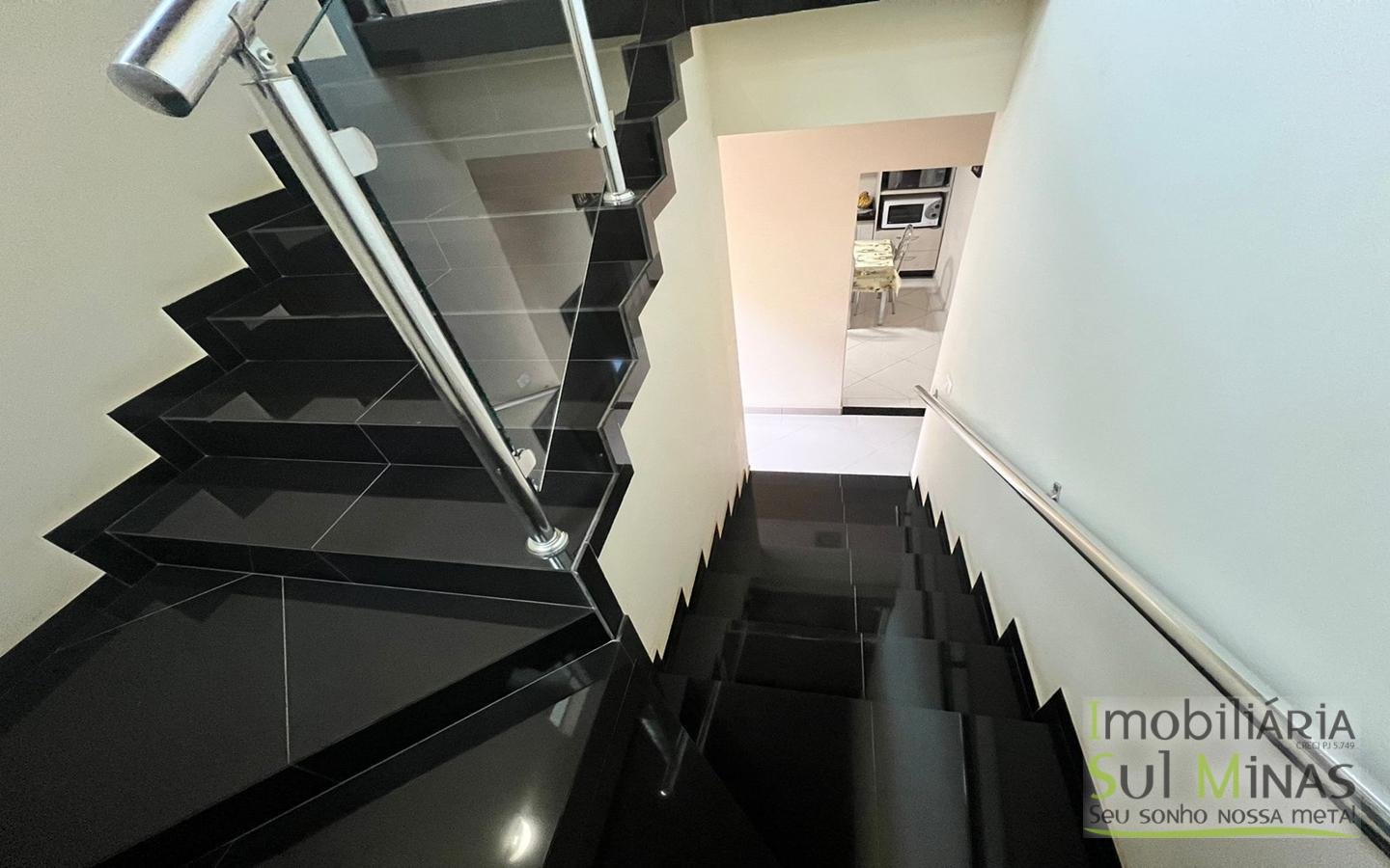 Casa com Ótimo Padrão a Venda em Cambuí MG Cód. 1851 (8)