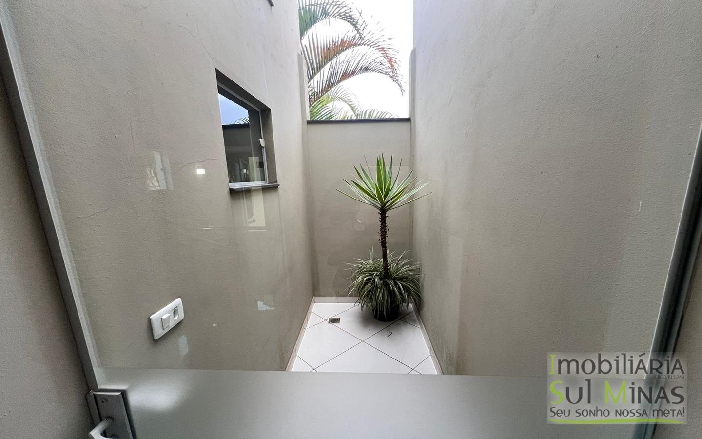 Casa com Ótimo Padrão a Venda em Cambuí MG Cód. 1851 (9)