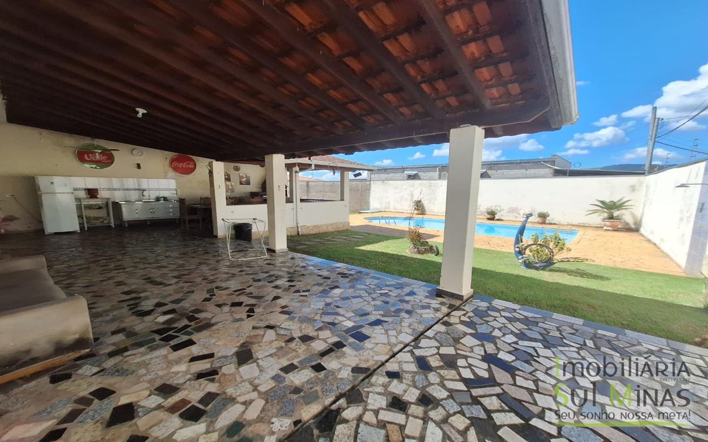 Casa com Piscina a venda Próxima ao Centro Cambuí MG Cod. 1949 (13)
