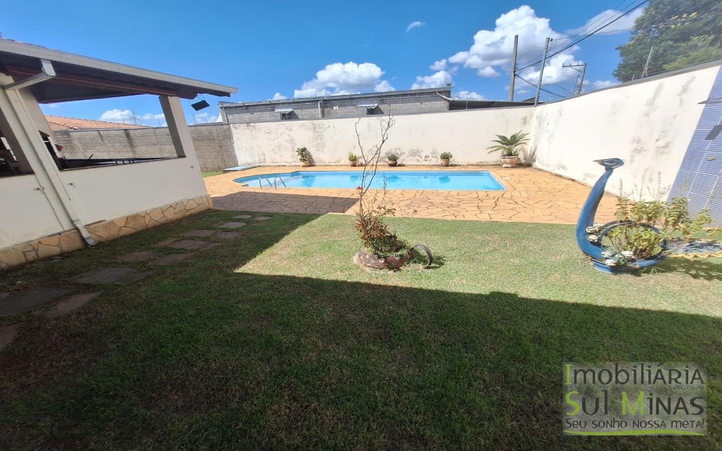 Casa com Piscina a venda Próxima ao Centro Cambuí MG Cod. 1949 (6)