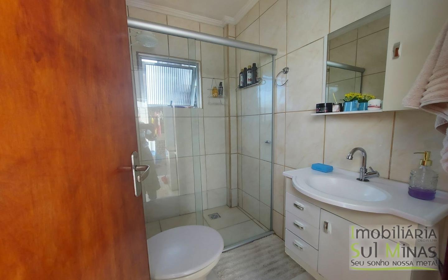 Casa de 2 quartos com ótima Localização a venda em Cambuí MG (4)