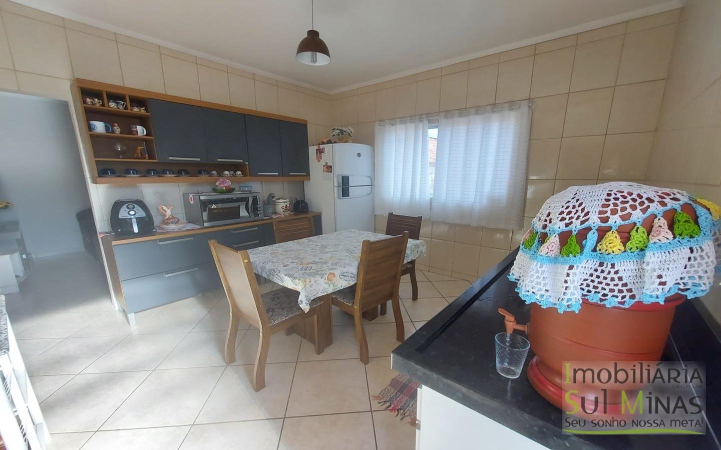 Casa de 2 quartos com ótima Localização a venda em Cambuí MG (7)