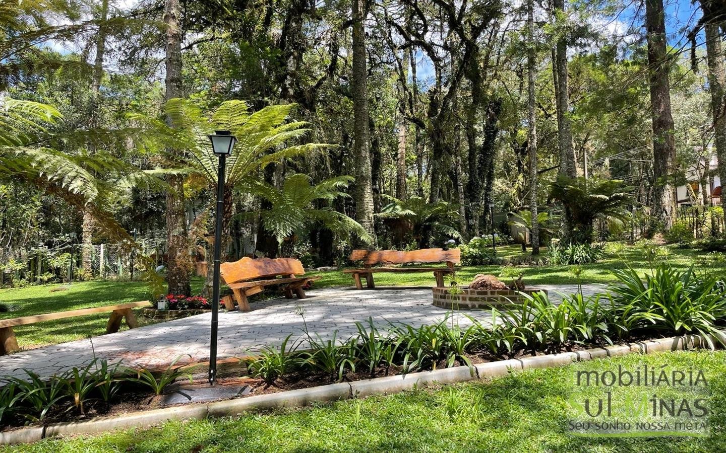 Casa de Alto Padrão à Venda em Monte Verde MG Cod. 1893 (1)