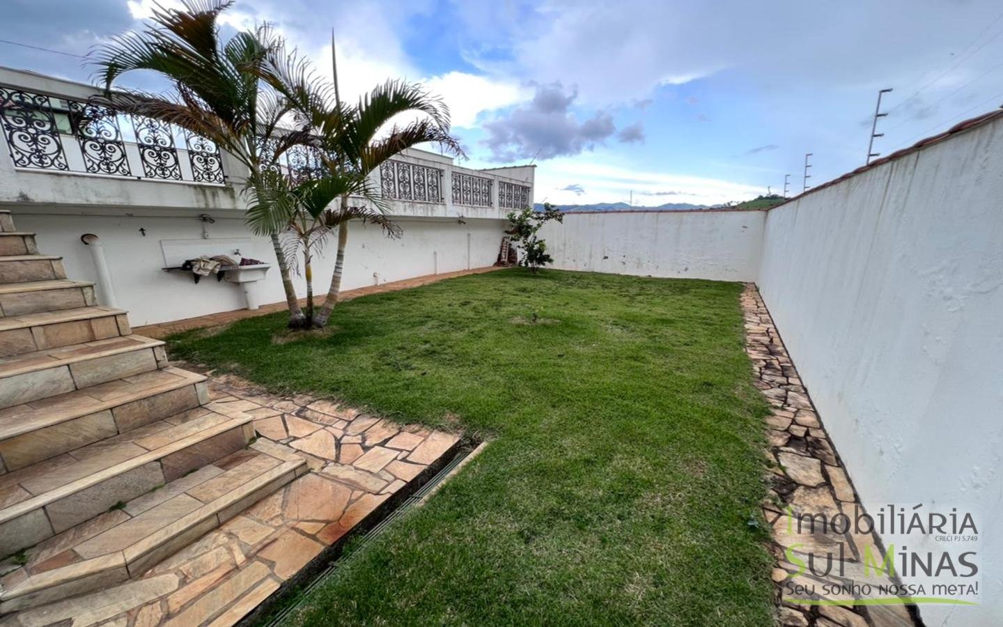 Casa de Alto Padrão com 3 Suítes a Venda em Cambuí MG Cód 1440 (8)