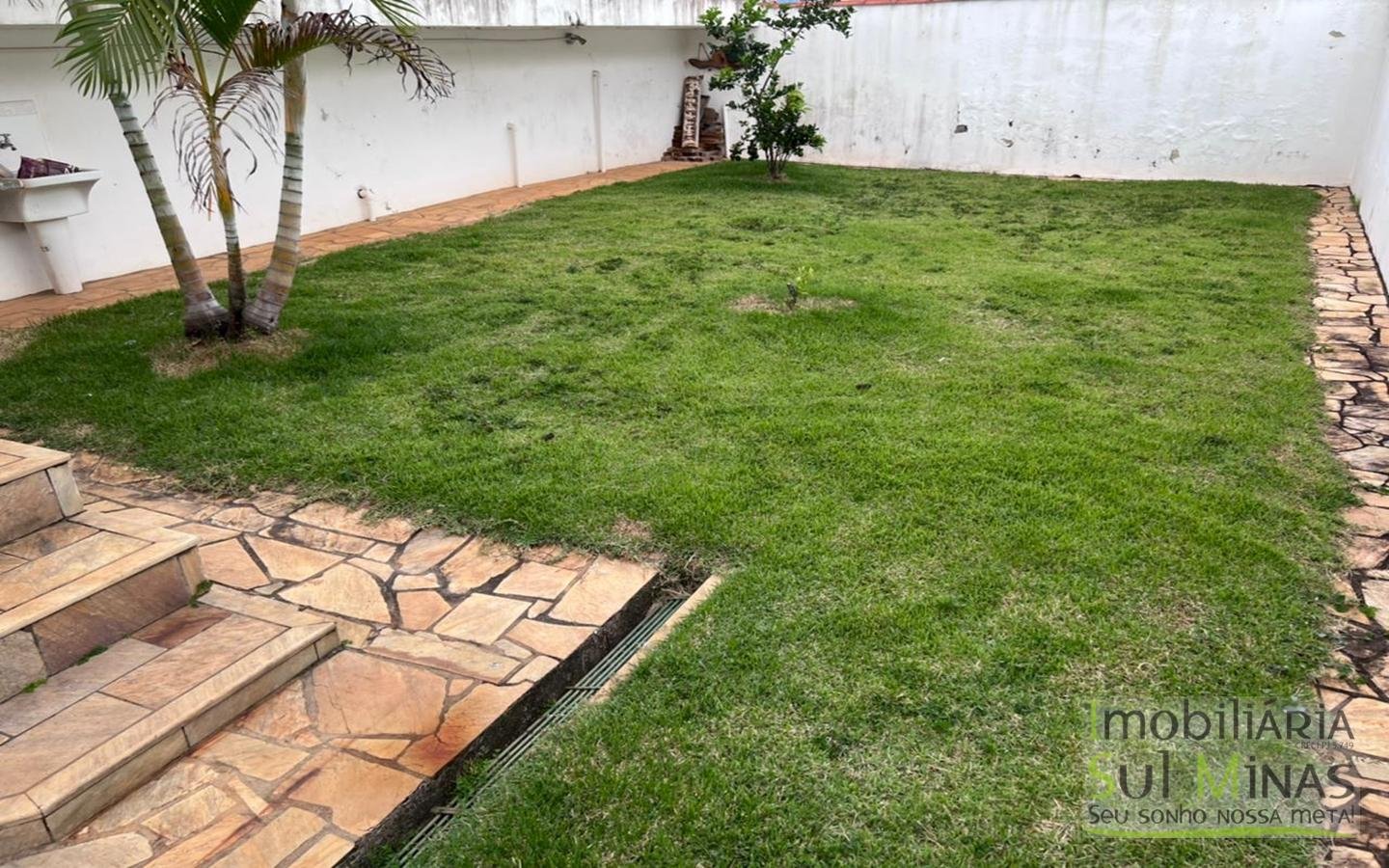 Casa de Alto Padrão com 3 Suítes a Venda em Cambuí MG Cód 1440 (9)