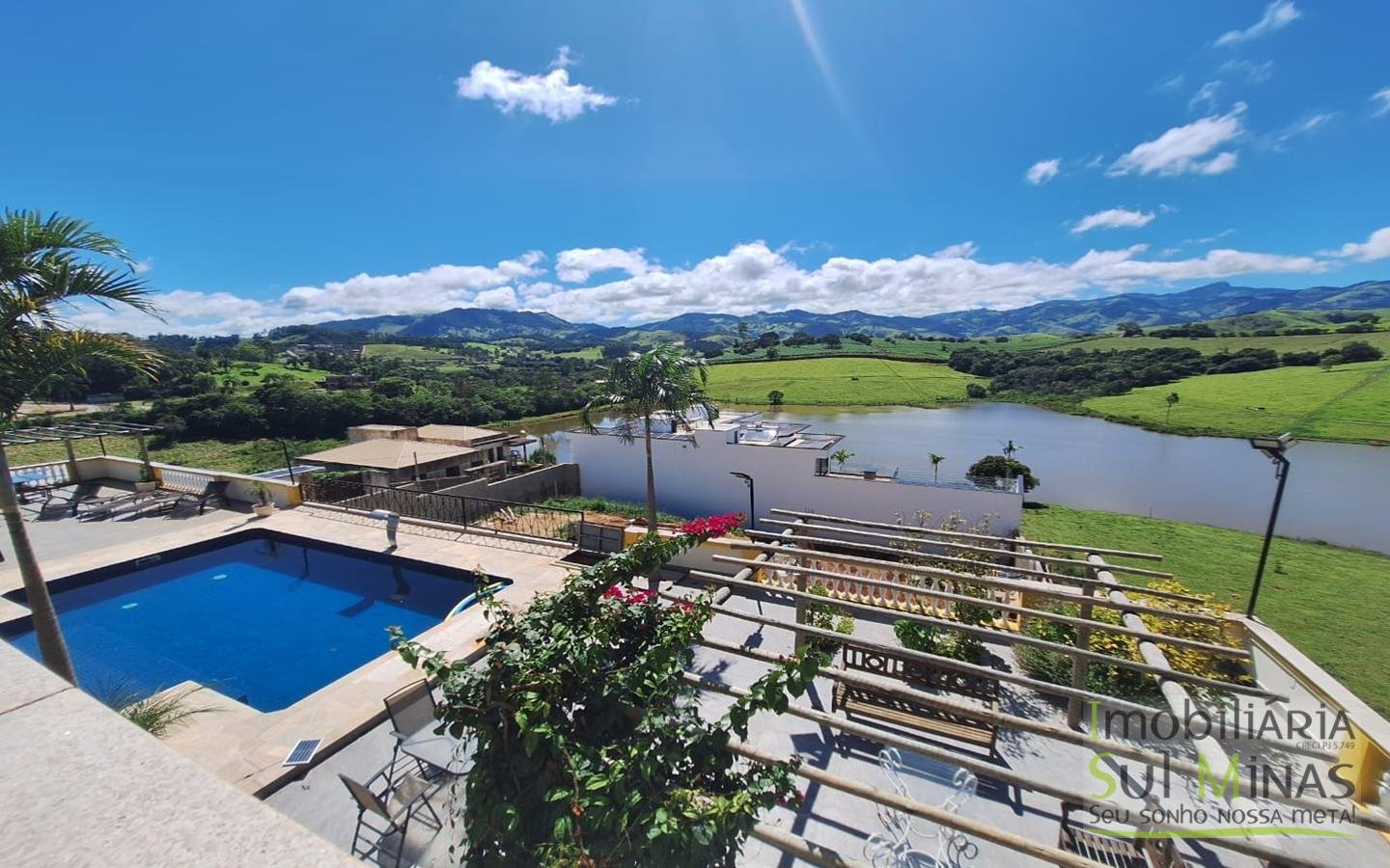 Casa de Alto Padrão com Vista Espetacular a Venda no Sul de Minas cOD. 1898 (11)