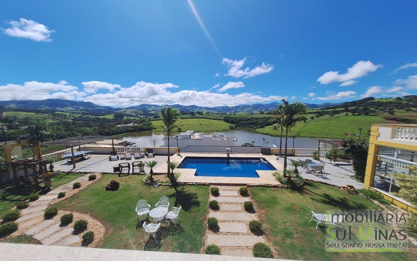 Casa de Alto Padrão com Vista Espetacular a Venda no Sul de Minas cOD. 1898 (13)