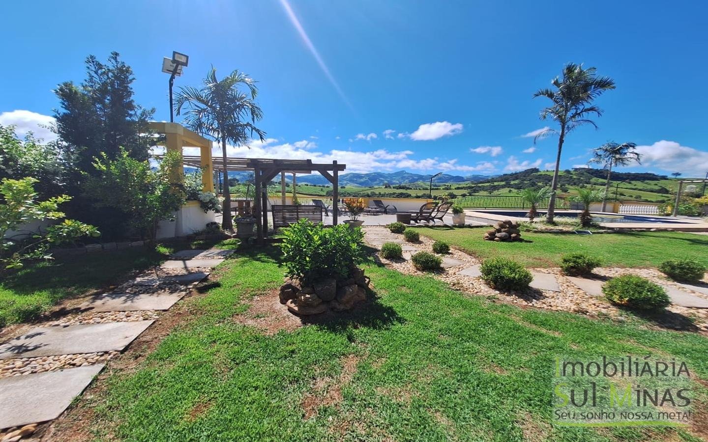 Casa de Alto Padrão com Vista Espetacular a Venda no Sul de Minas cOD. 1898 (7)