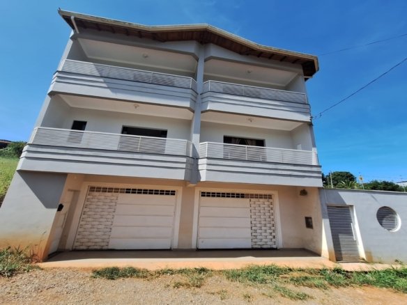 Casa de Alto Padrão com excelente acabamento a venda em Cambuí MG Cod (5)