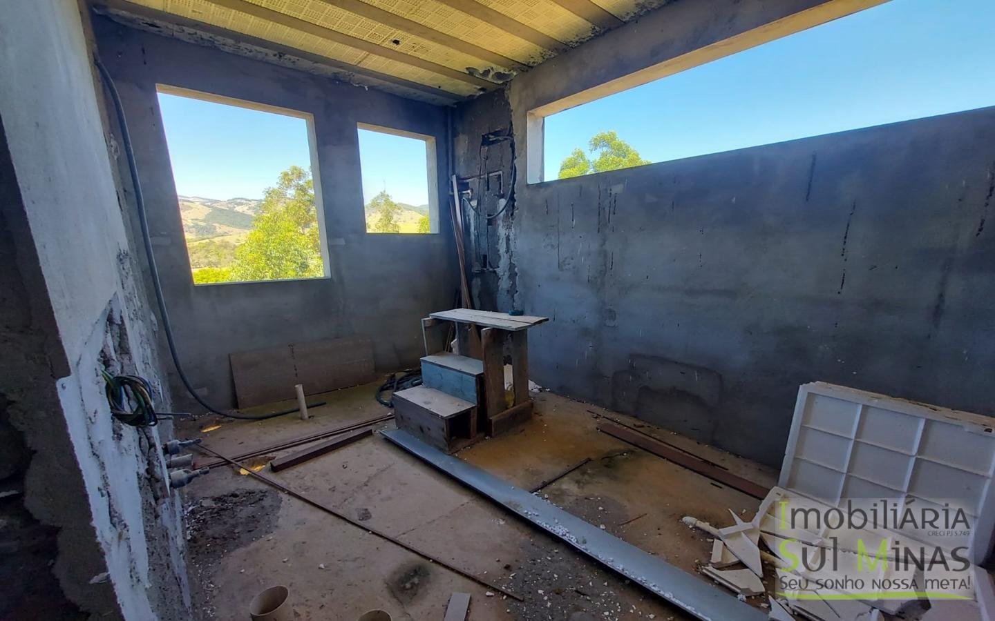 Casa de Alto Padrão em Construção a Venda no Córrego do Bom Jesus MG Cod. 1815 (10)