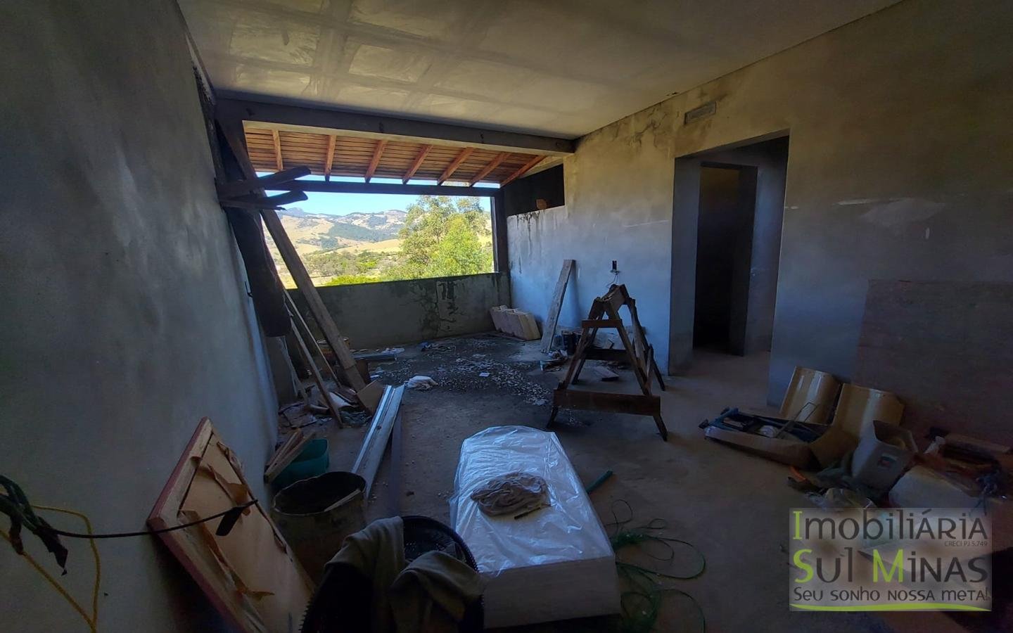 Casa de Alto Padrão em Construção a Venda no Córrego do Bom Jesus MG Cod. 1815 (13)