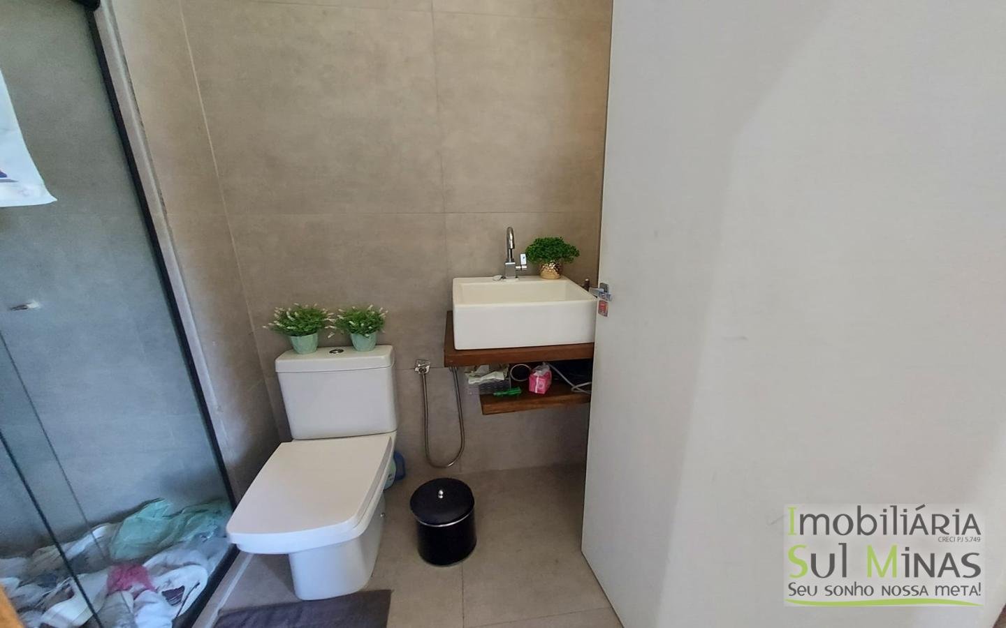 Casa de Alto Padrão em Construção a Venda no Córrego do Bom Jesus MG Cod. 1815 (27)