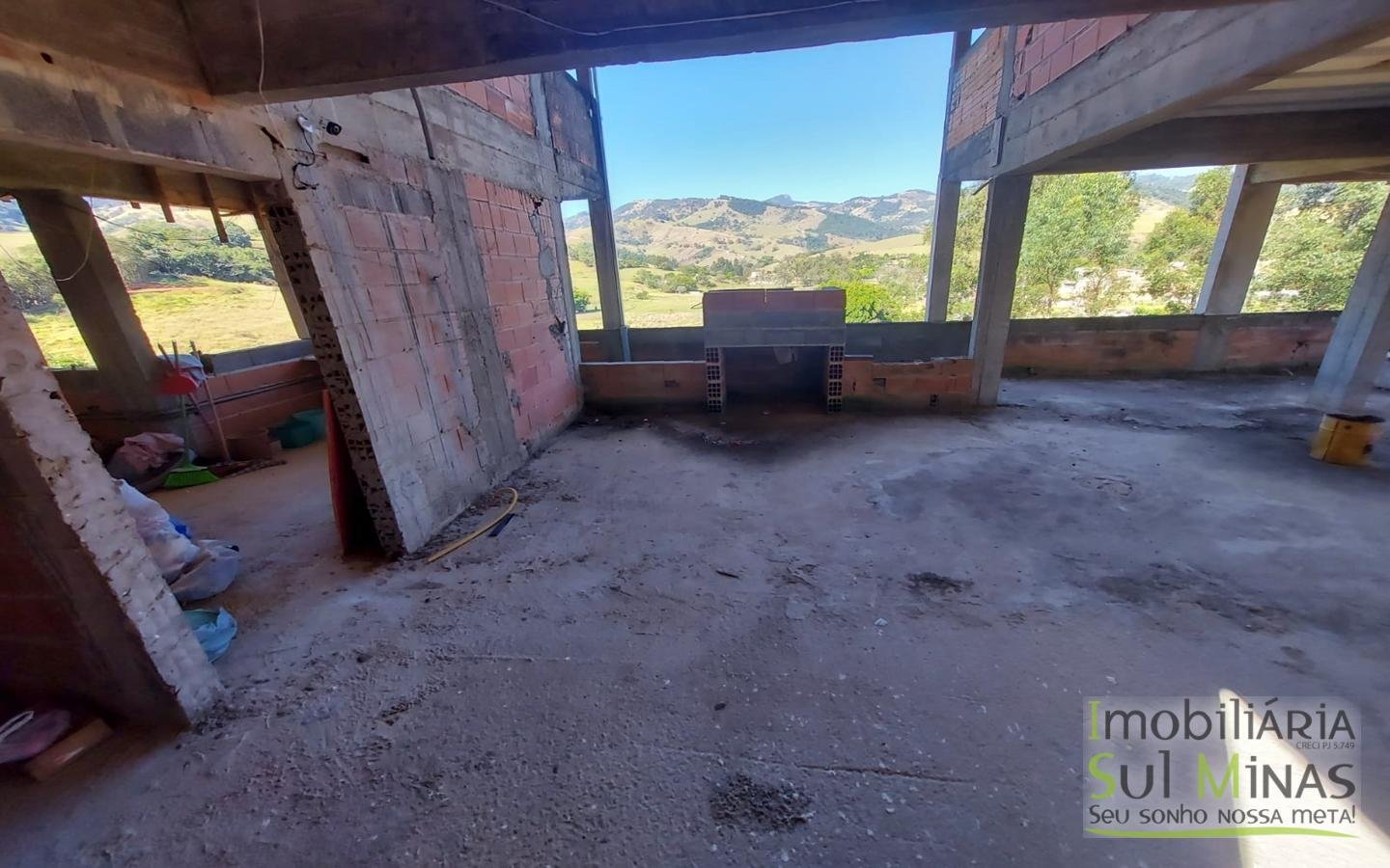 Casa de Alto Padrão em Construção a Venda no Córrego do Bom Jesus MG Cod. 1815 (9)