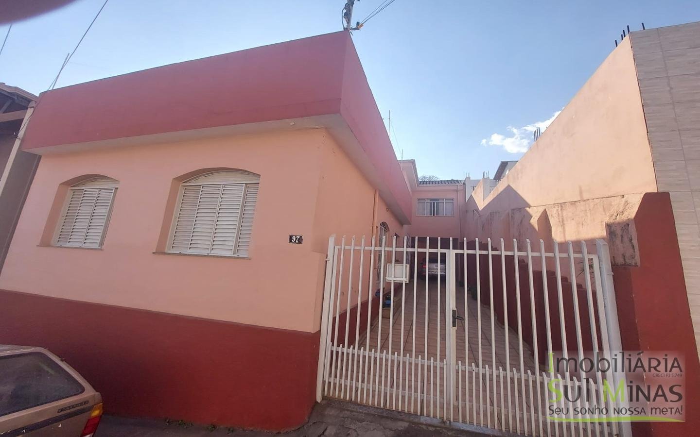 Casa no Centro com Lote de 250m² a Venda em Cambuí MG Cod 1770 (12)