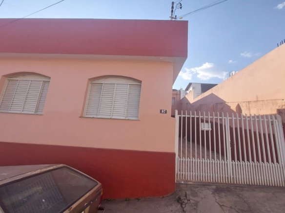 Casa no Centro com Lote de 250m² a Venda em Cambuí MG Cod 1770 (15)