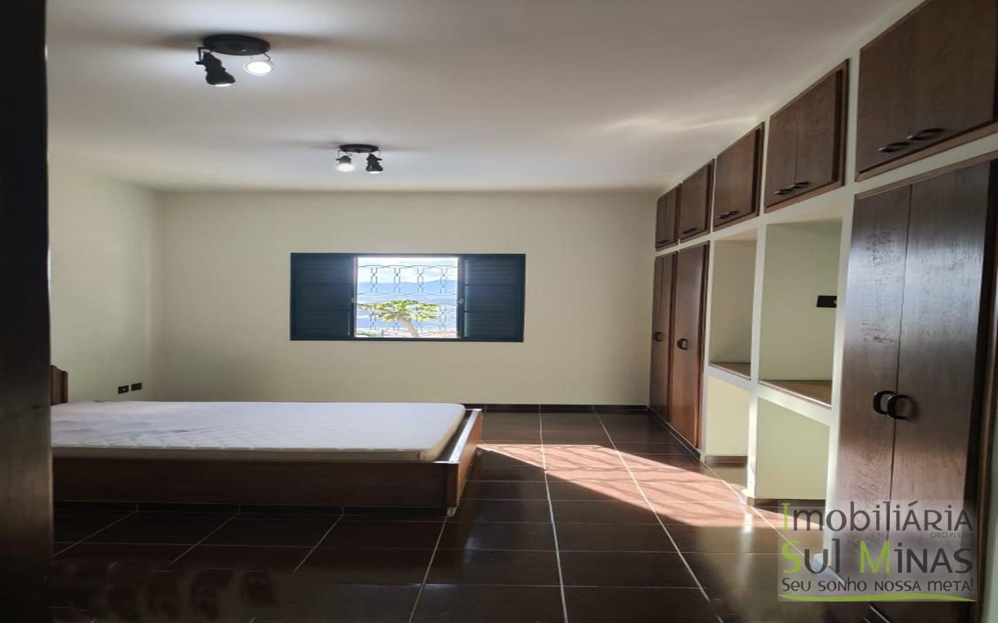 Chácara Urbana Exclusiva À Venda em Cambuí MG cod2429 (69)