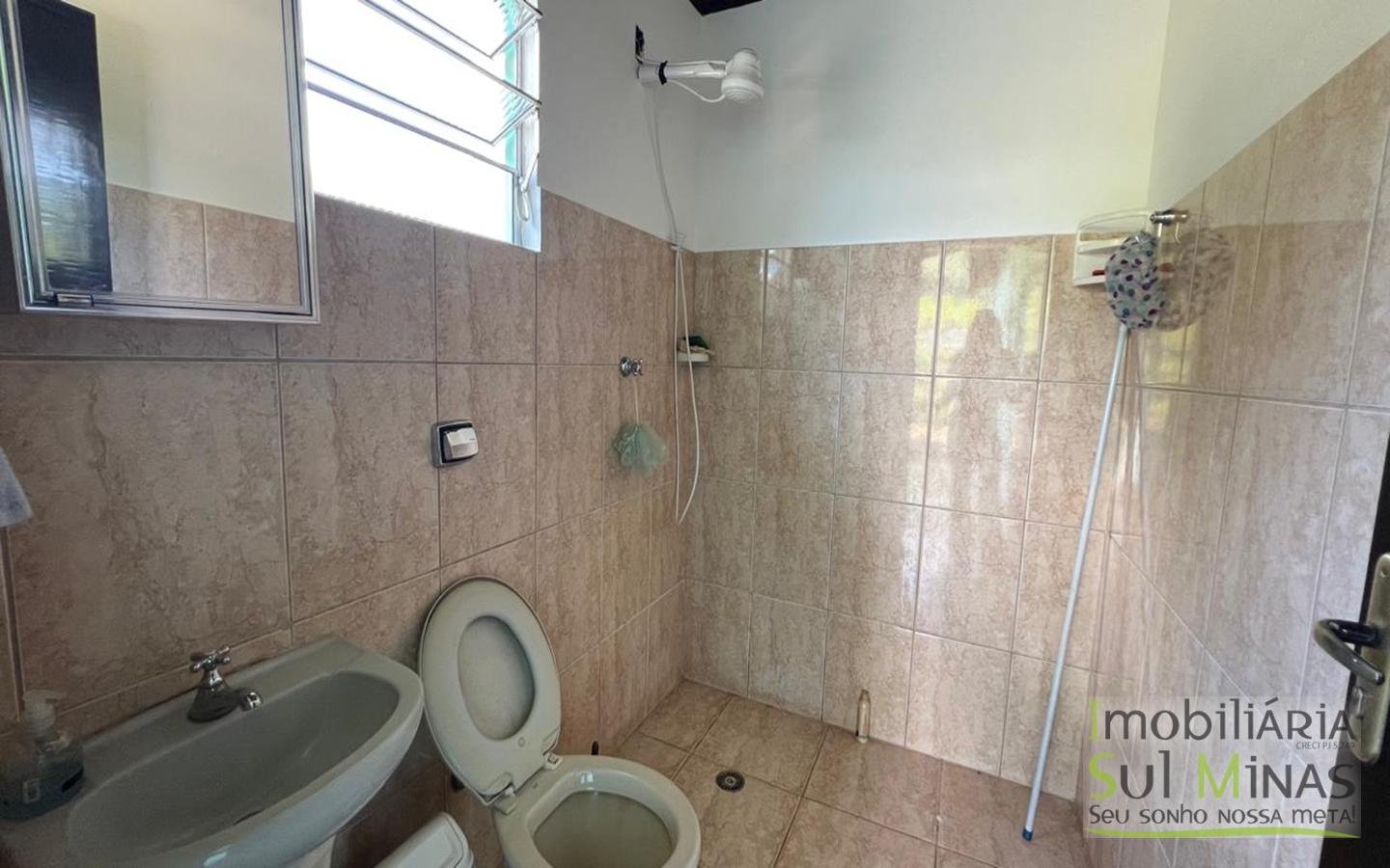 Chácara com 4.500m2, acesso asfaltado, À Venda em Cambuí cod2400 (15)