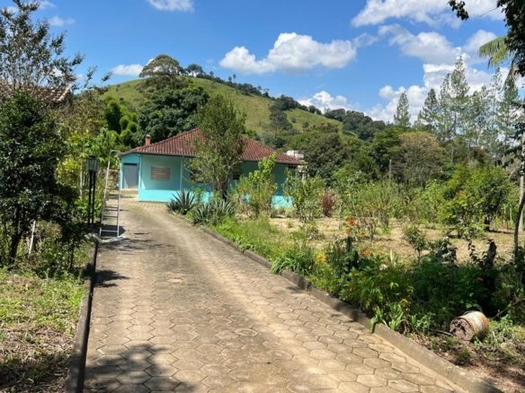 Chácara com 4.500m2, acesso asfaltado, À Venda em Cambuí cod2400 (19)