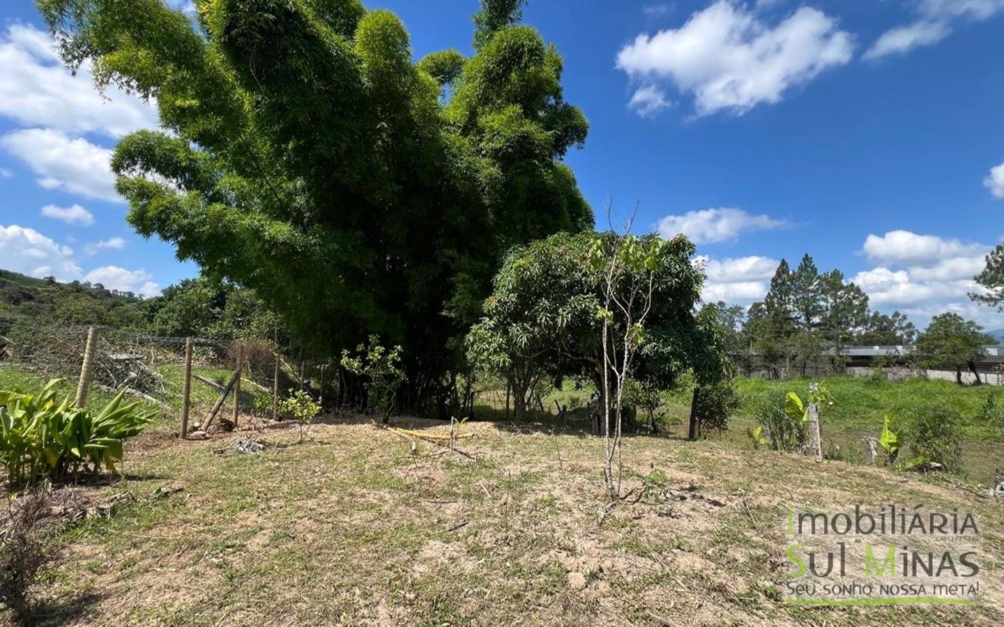 Chácara com 4.500m2, acesso asfaltado, À Venda em Cambuí cod2400 (2)