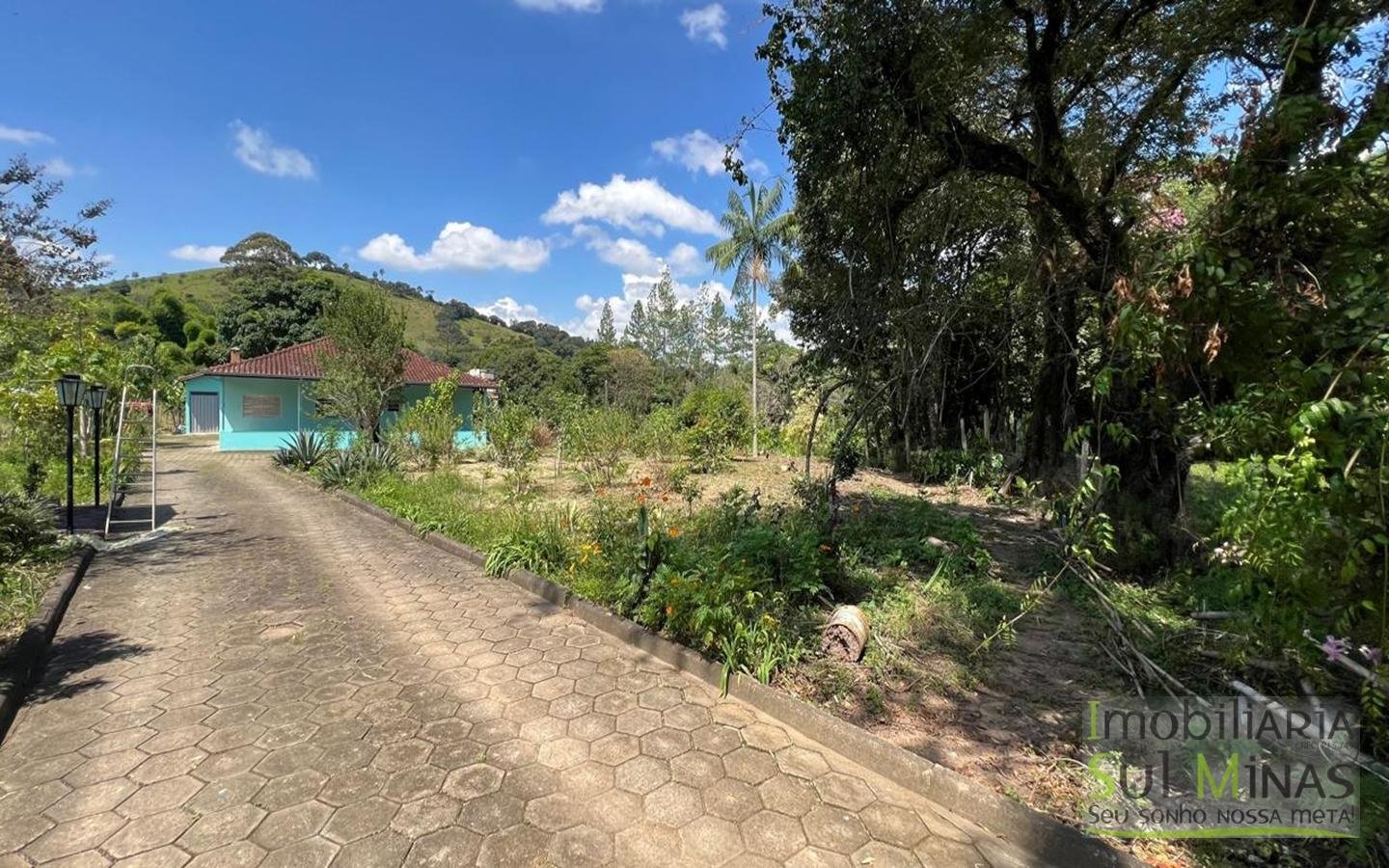 Chácara com 4.500m2, acesso asfaltado, À Venda em Cambuí cod2400 (21)