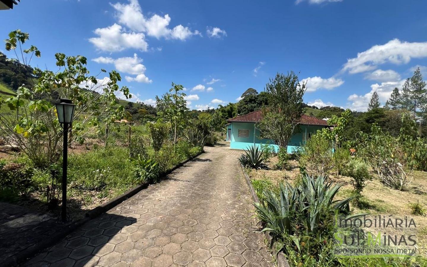 Chácara com 4.500m2, acesso asfaltado, À Venda em Cambuí cod2400 (23)