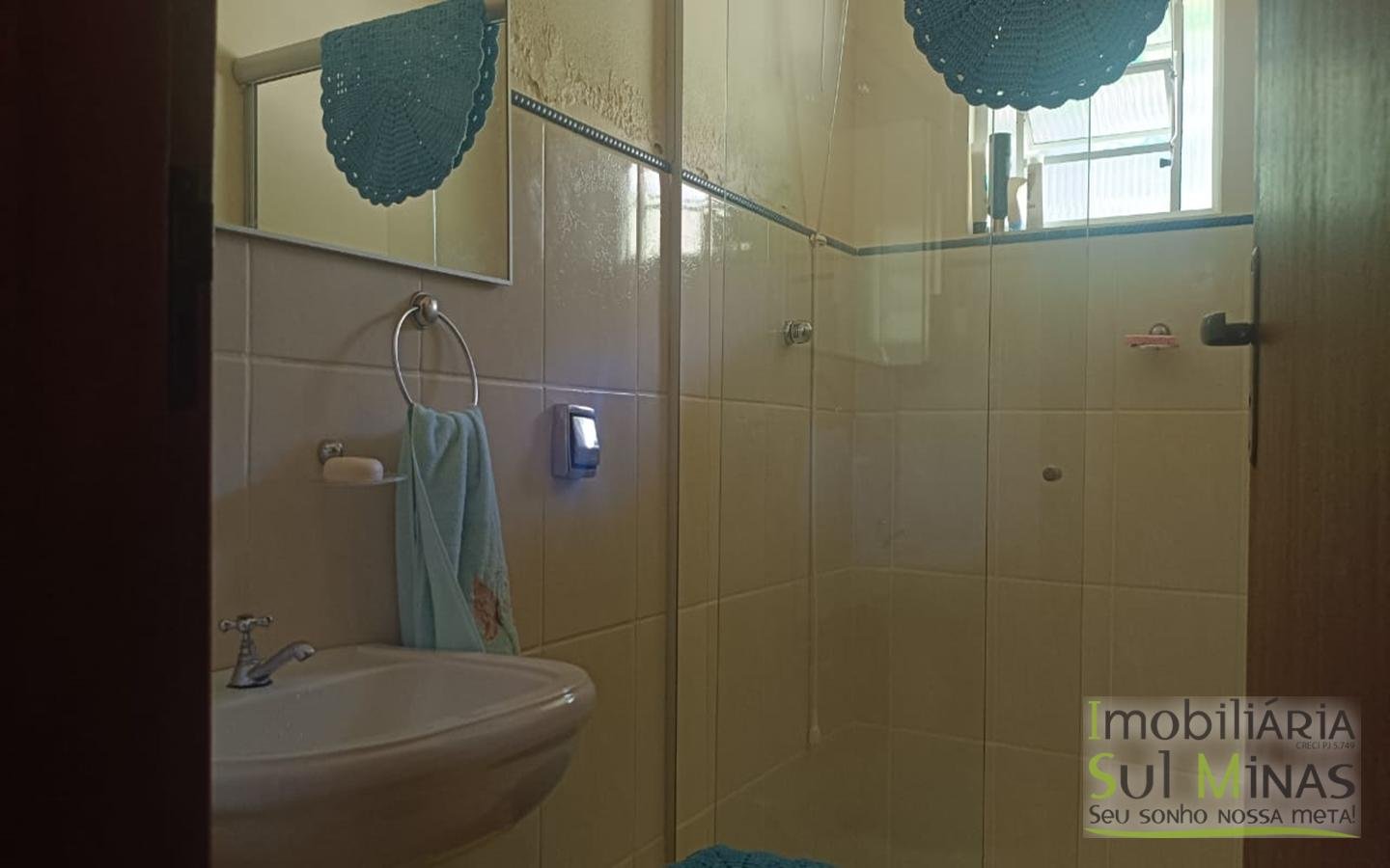 Chácara de 5800m² com lago a 7km do centro de Cambuí MG a venda (13) (Copy)