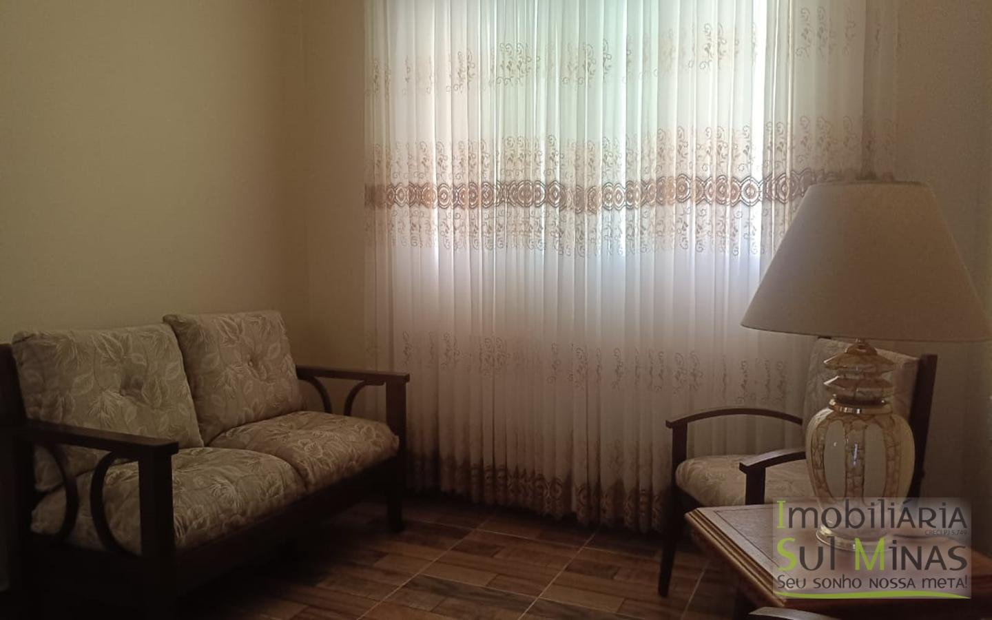 Chácara de 5800m² com lago a 7km do centro de Cambuí MG a venda (17) (Copy)