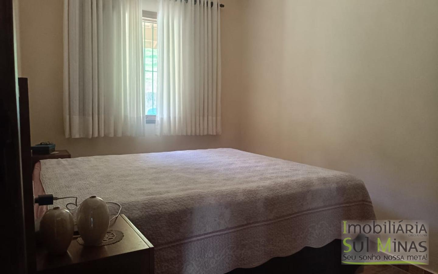 Chácara de 5800m² com lago a 7km do centro de Cambuí MG a venda (18) (Copy)