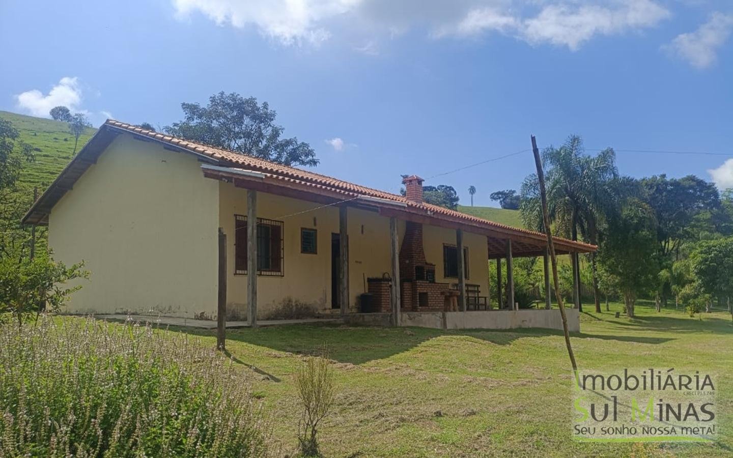 Chácara de 5800m² com lago a 7km do centro de Cambuí MG a venda (20) (Copy)