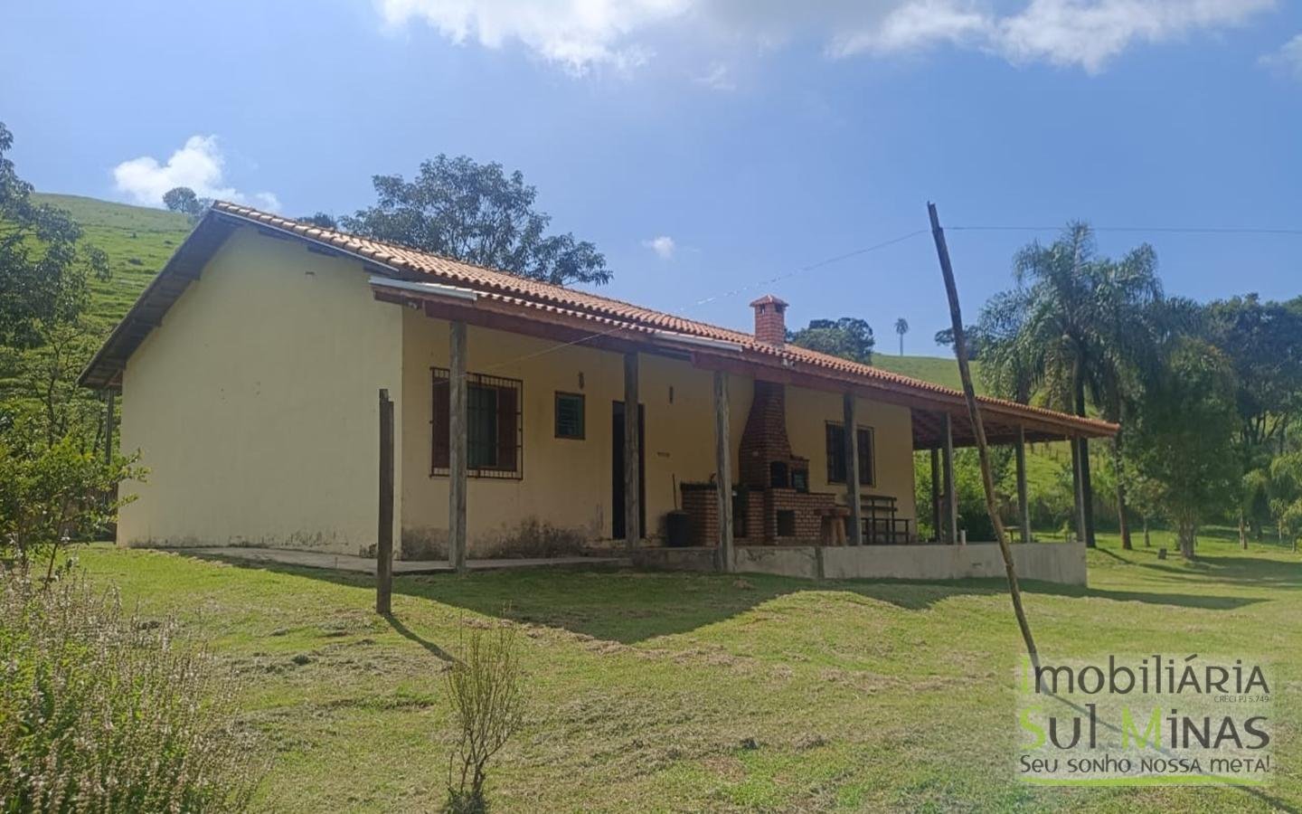 Chácara de 5800m² com lago a 7km do centro de Cambuí MG a venda (21) (Copy)