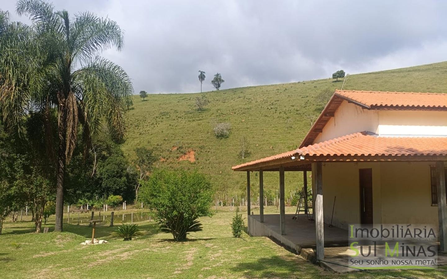 Chácara de 5800m² com lago a 7km do centro de Cambuí MG a venda (24) (Copy)