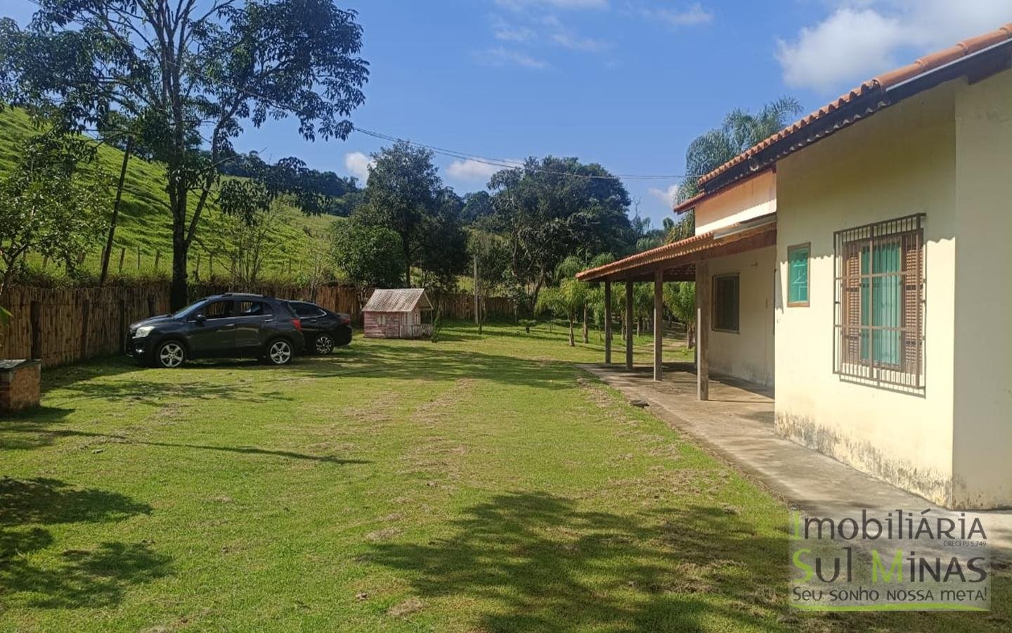 Chácara de 5800m² com lago a 7km do centro de Cambuí MG a venda (29) (Copy)