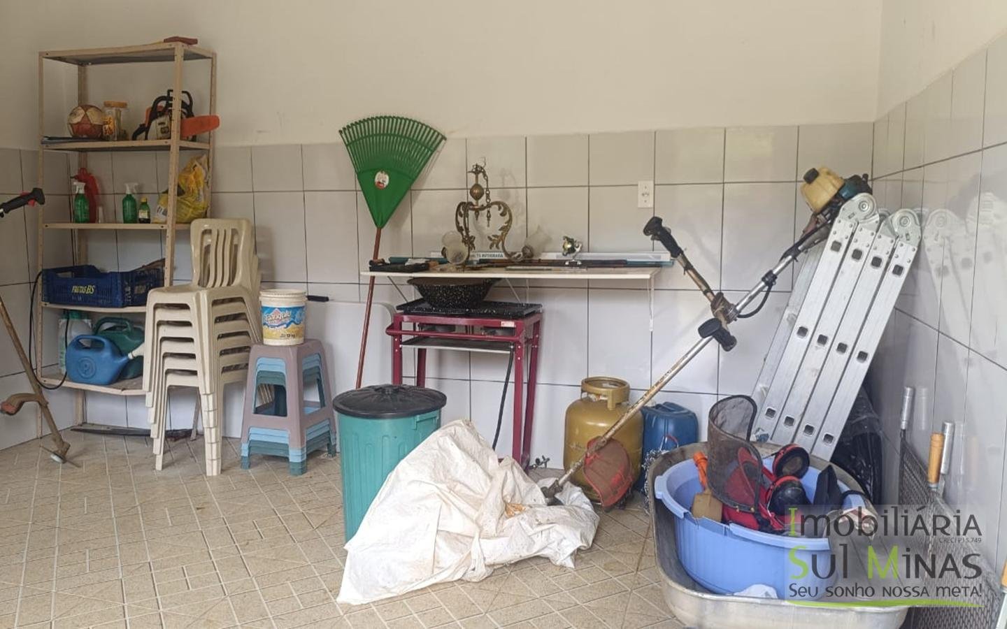 Chácara de 5800m² com lago a 7km do centro de Cambuí MG a venda (3) (Copy)