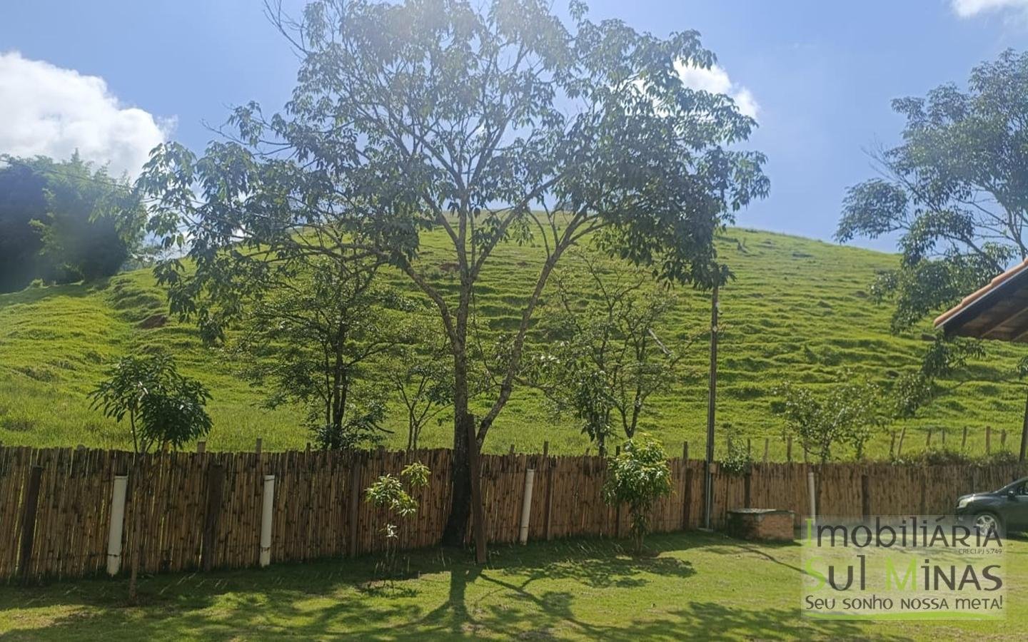 Chácara de 5800m² com lago a 7km do centro de Cambuí MG a venda (32) (Copy)