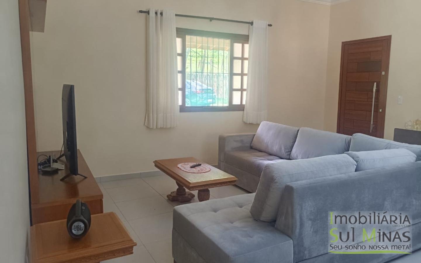 Chácara de 5800m² com lago a 7km do centro de Cambuí MG a venda (9) (Copy)