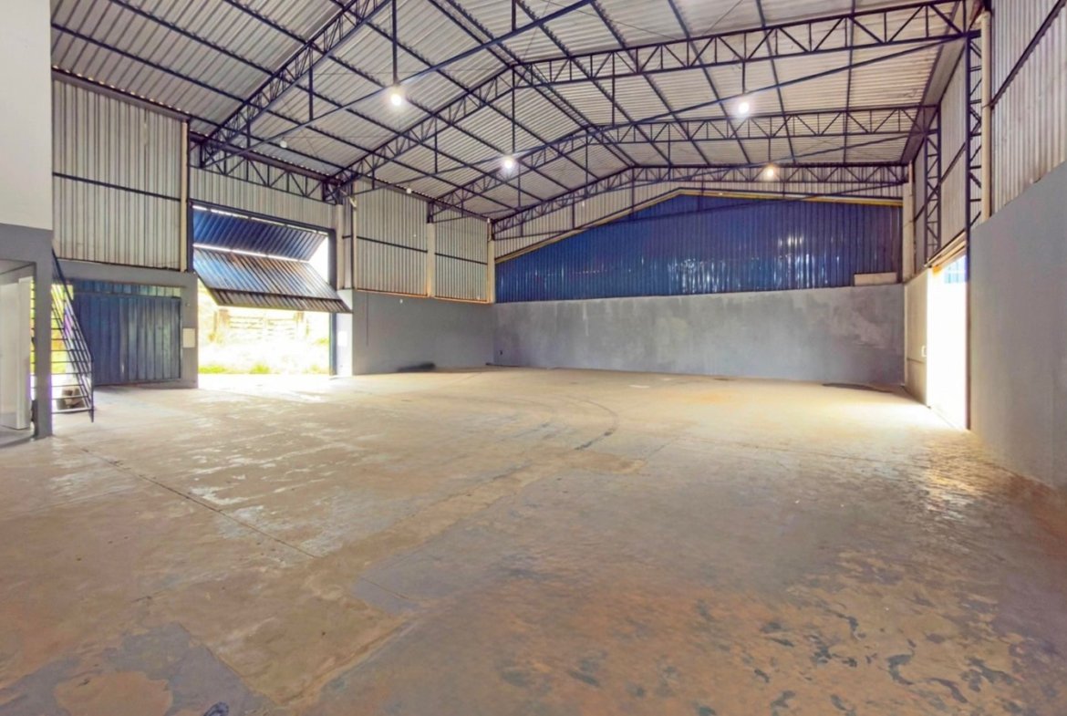 Galpão pcom Doca e Acesso por Duas Ruas Locação em Cambuí 431 m Cod 2398 (1)