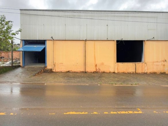 Galpão pcom Doca e Acesso por Duas Ruas Locação em Cambuí 431 m Cod 2398 (2)