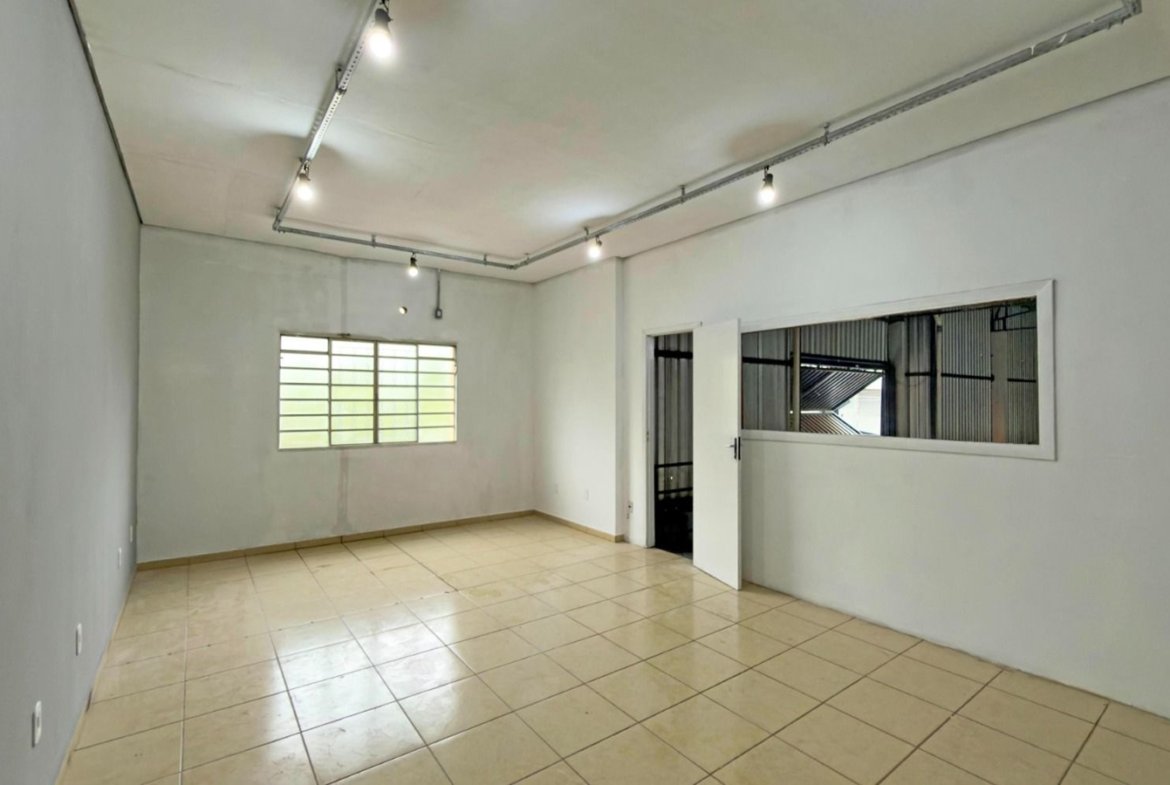 Galpão pcom Doca e Acesso por Duas Ruas Locação em Cambuí 431 m Cod 2398 (5)