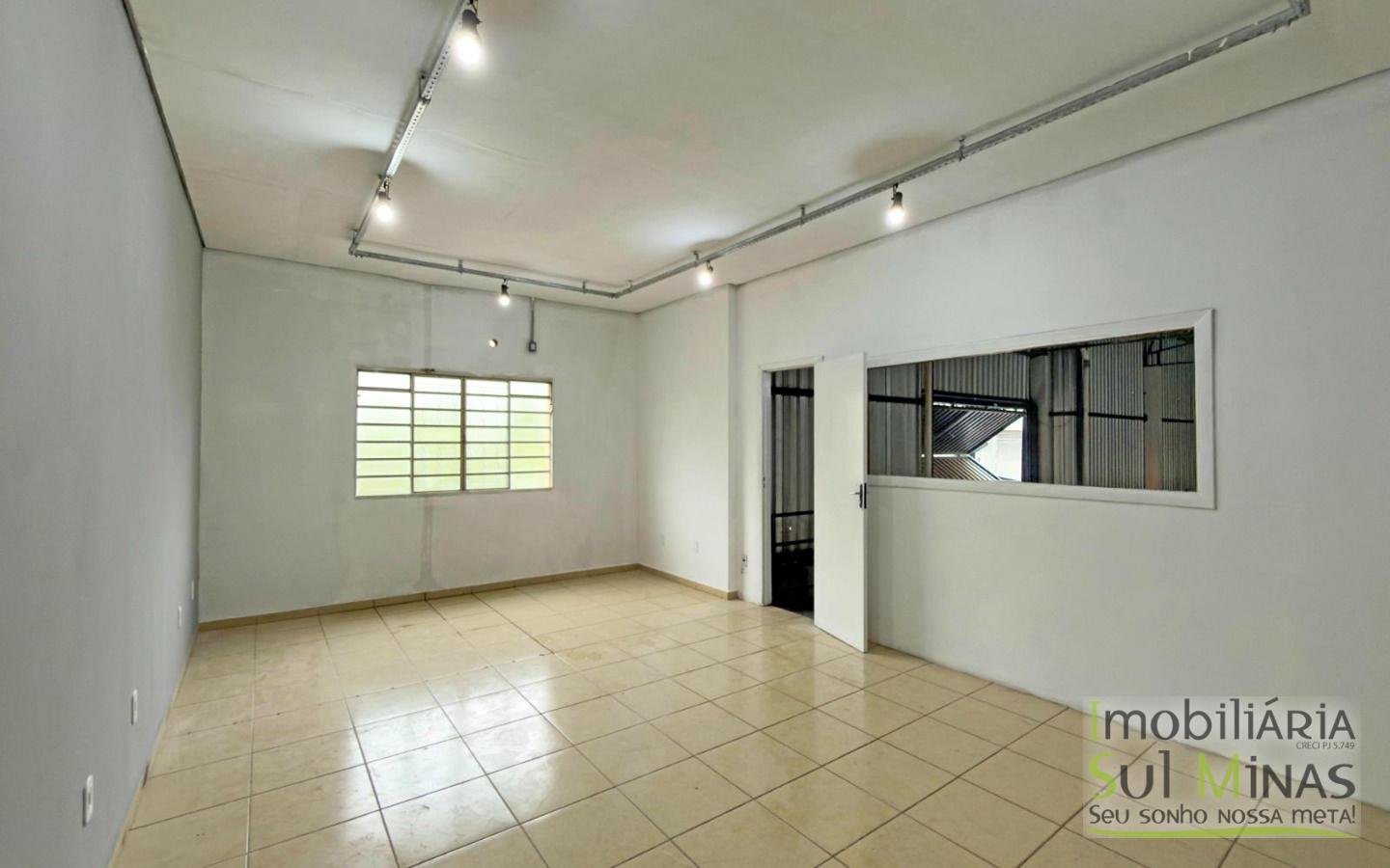 Galpão pcom Doca e Acesso por Duas Ruas Locação em Cambuí 431 m Cod 2398 (5) Galpão pcom Doca e Acesso por Duas Ruas Locação em Cambuí 431 m Cod 2398 (5)