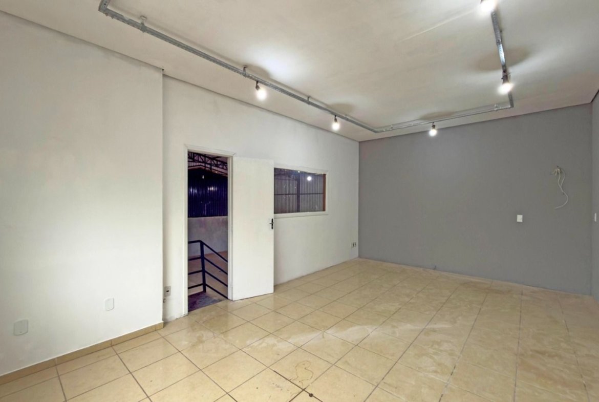 Galpão pcom Doca e Acesso por Duas Ruas Locação em Cambuí 431 m Cod 2398 (6)