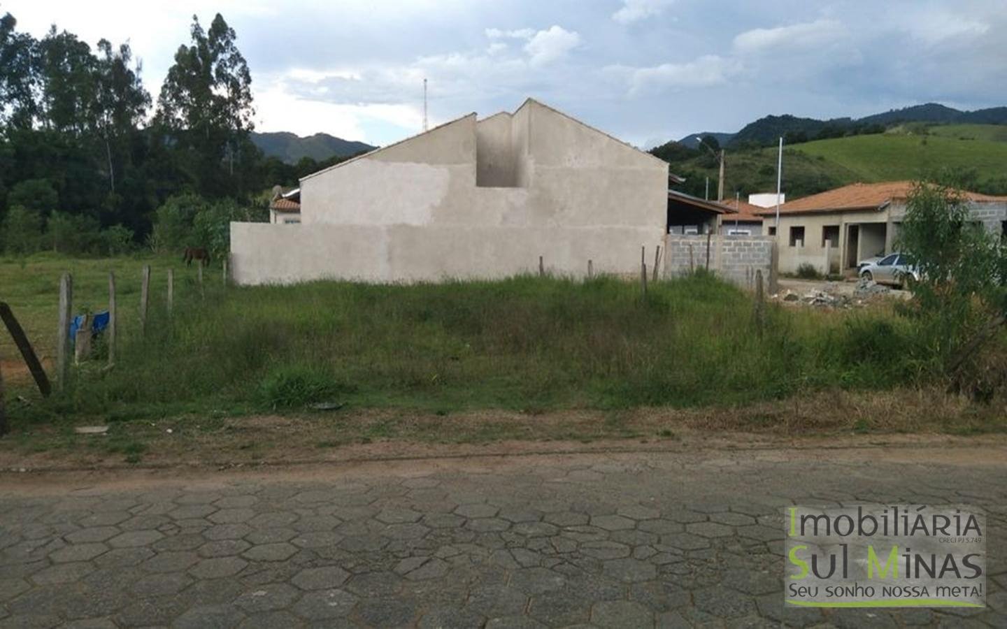 Lote Plano à Venda com 220m² no Córrego do Bom Jesus MG Cod. 1879 (1)
