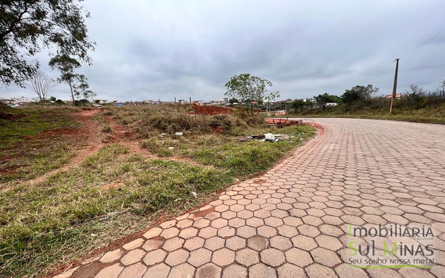 Lote Urbano em Cambuí MG com ótima topografia (2)