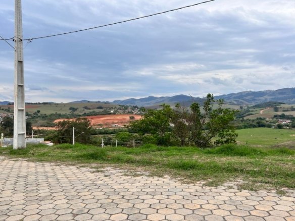 Lote a Venda de 171,49 m² em Cambuí MG com 9,20 de frente Cód. 1532 (1)