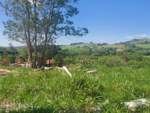 Lote a venda em loteamento novo em Cambuí MG Cod. 1817 (1)