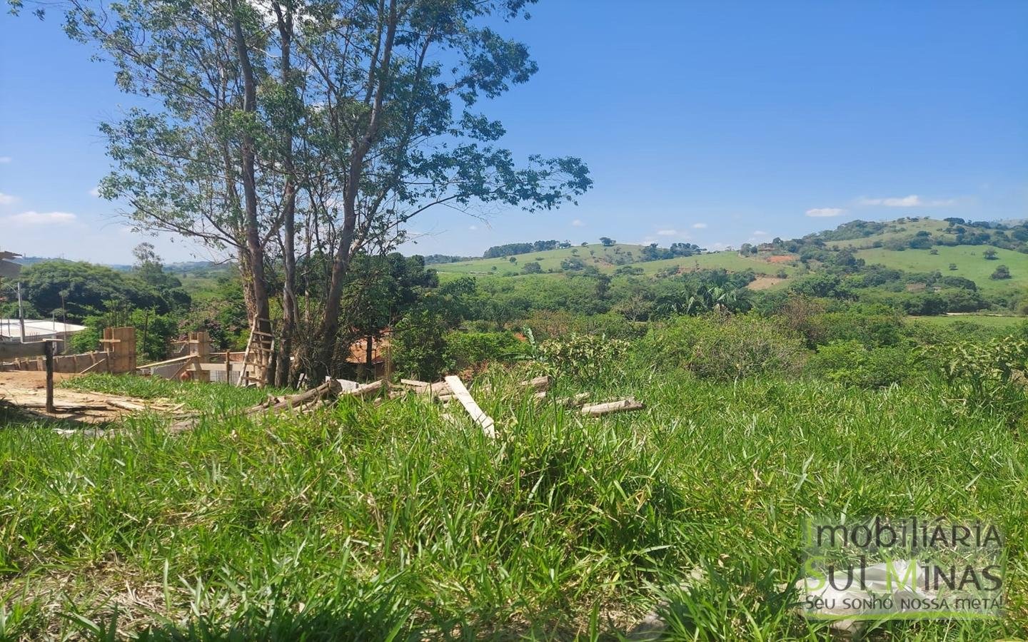 Lote a venda em loteamento novo em Cambuí MG Cod. 1817 (1)