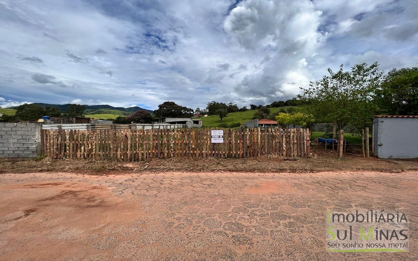 Lote à venda na cidade de Córrego do Bom Jesus MG com 983 metros Cód. 1619 (5)