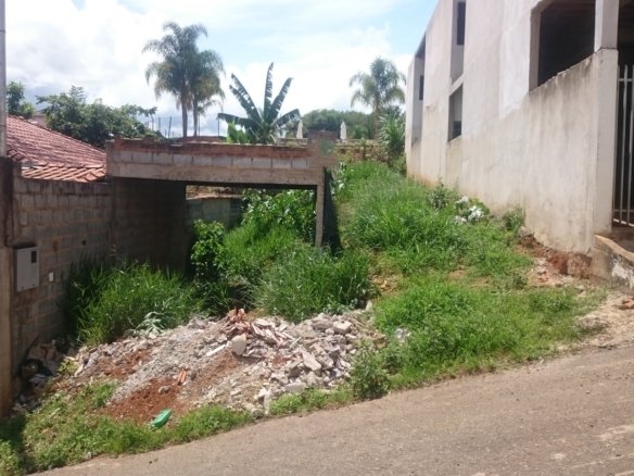 Lote a venda no Bairro Portal das Pedras Cod 976 (2)