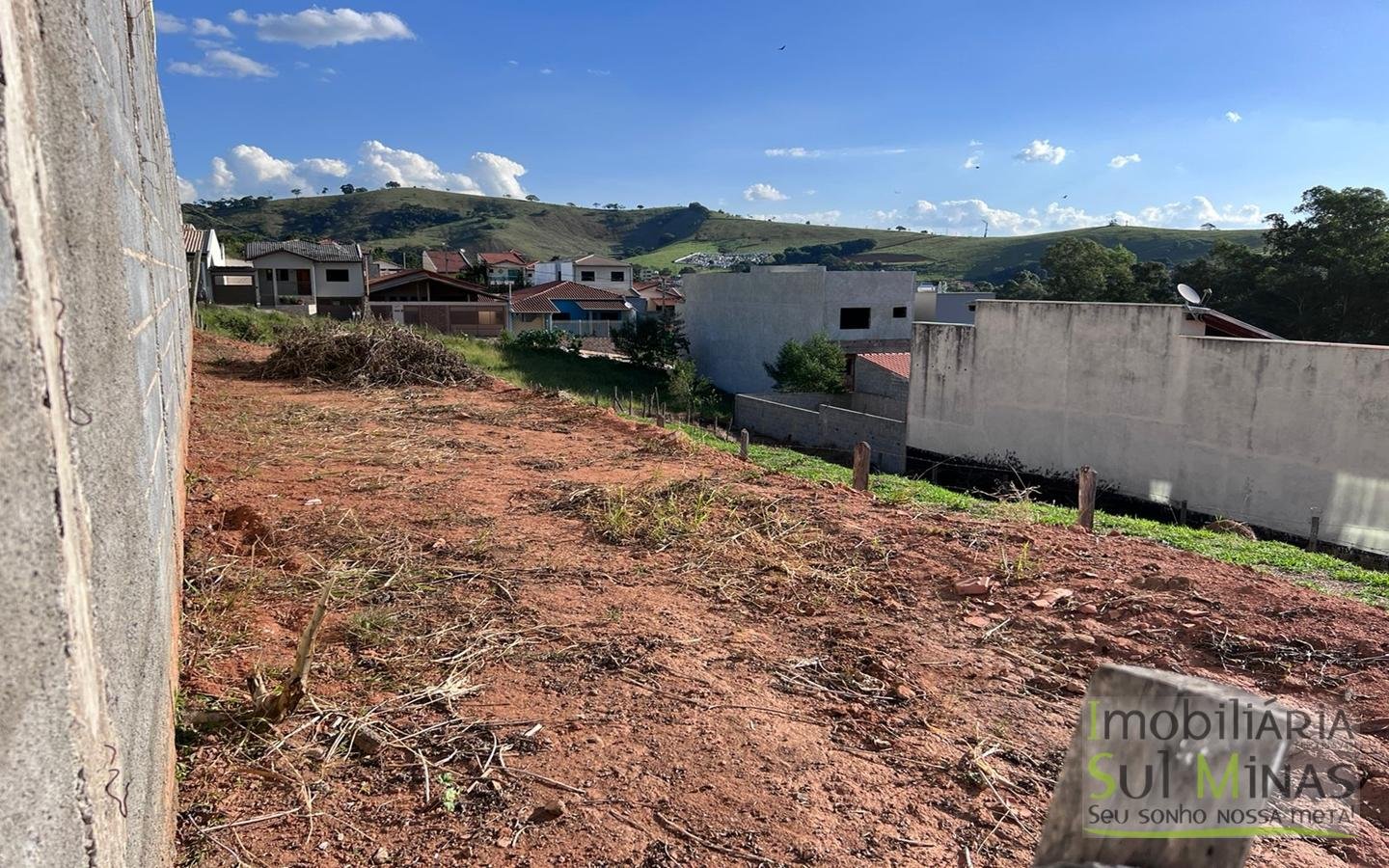 Lote a venda no Córrego do Bom Jesus MG medindo 6 m de frente por 29,43 de Lateral Cód. 1460 (5)