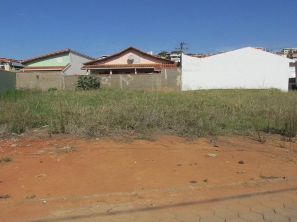 Lote com 204 metros Cambuí Mg Cod 869 (2)